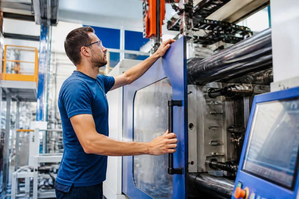 Métiers après un bac pro plastiques et composites